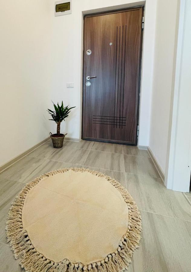 Q Royal Apartment - Palas Center ياش المظهر الخارجي الصورة